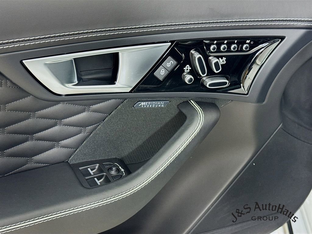 Used 2017 Jaguar F-TYPE SVR image 23