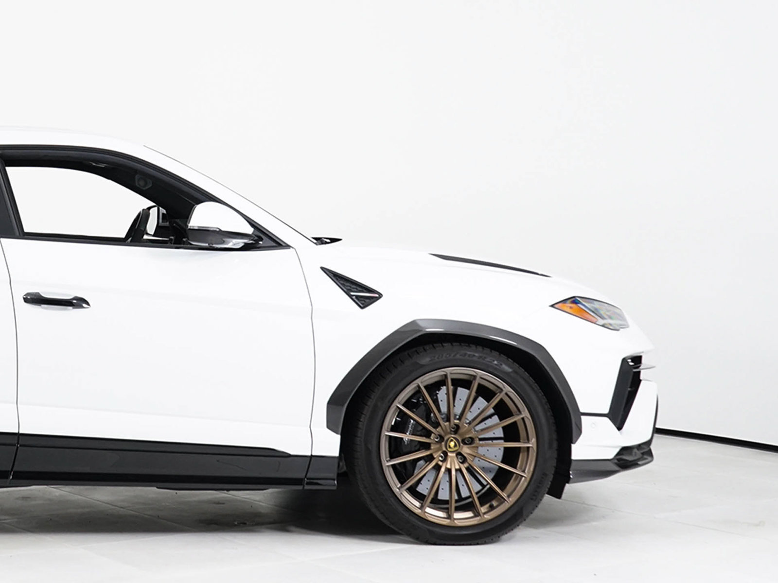 Used 2023 Lamborghini Urus Performante AWD/4WD image 14