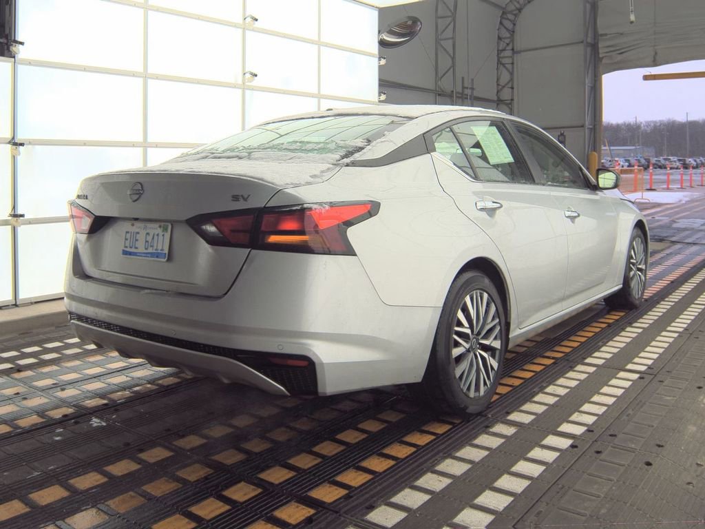 Used 2024 Nissan Altima 2.5 SV image 6