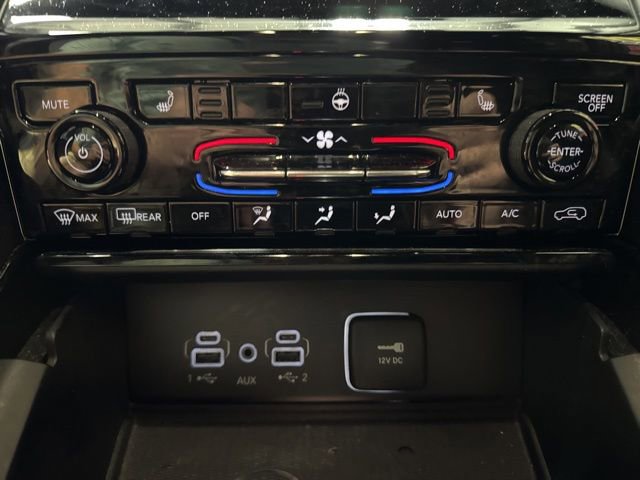 Used 2023 Jeep Grand Cherokee L Altitude AWD/4WD image 11