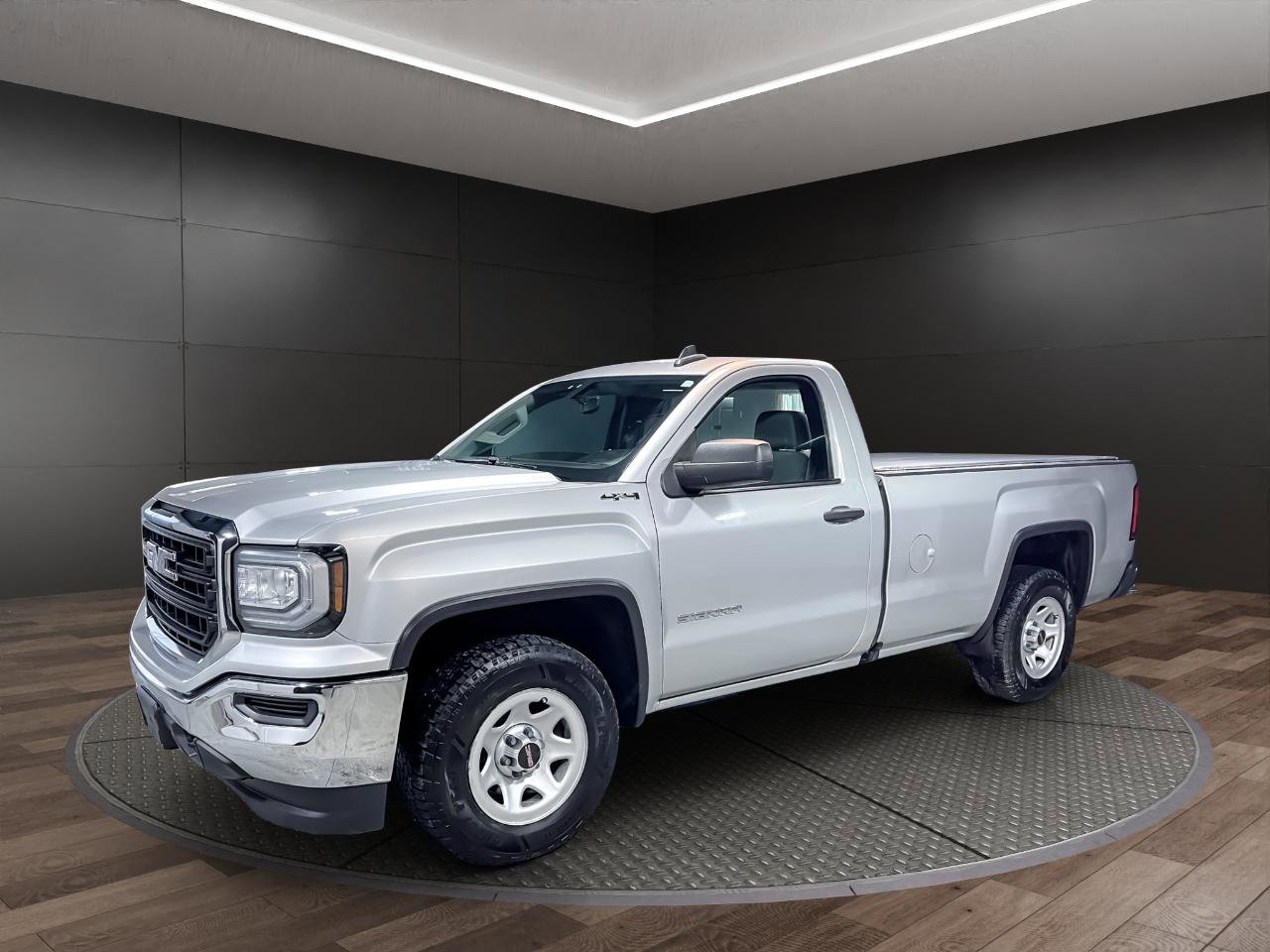 Used 2017 GMC Sierra 1500 4x4 Regular Cab image 4