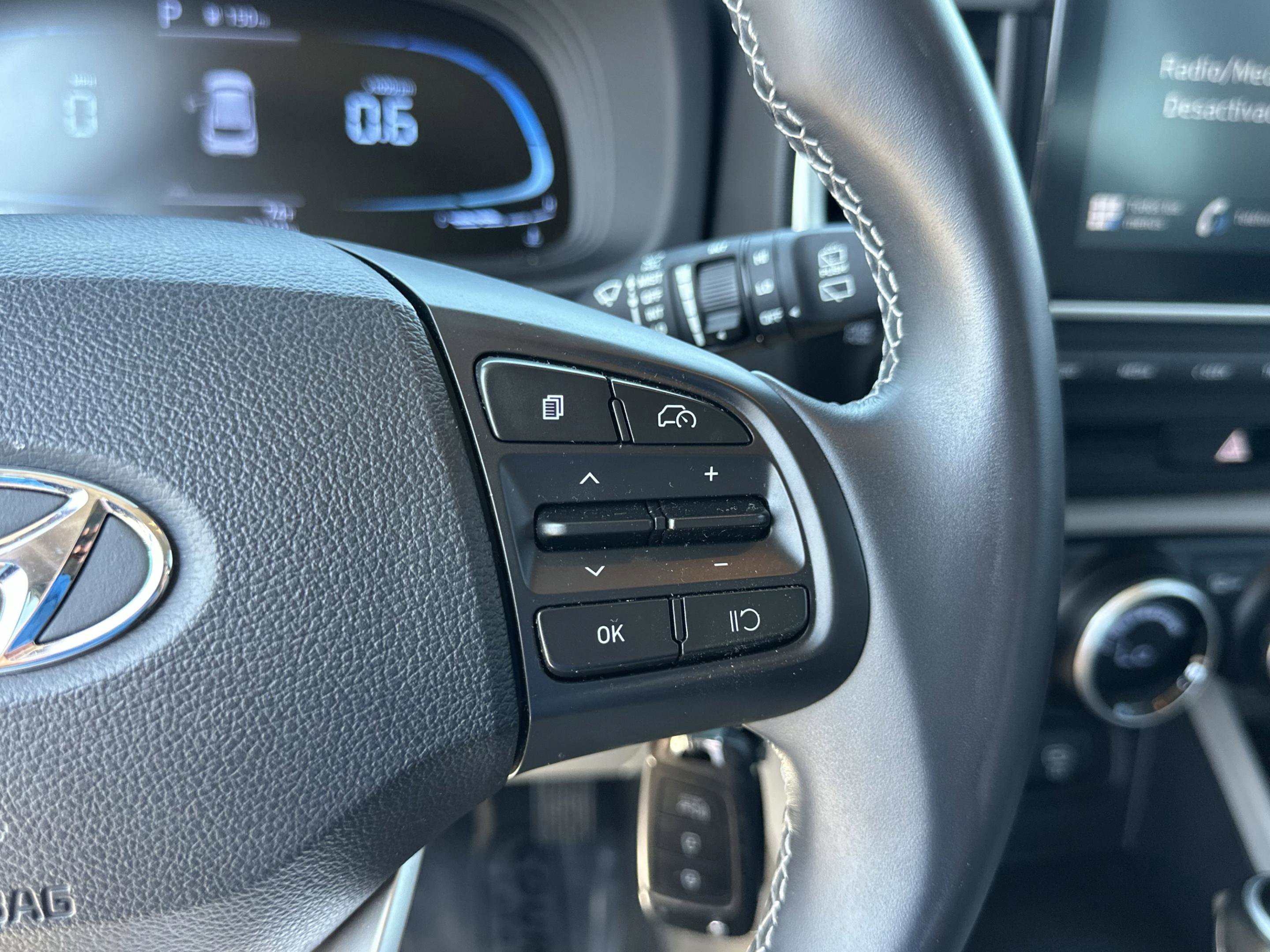 Certified 2023 Hyundai Venue SEL FWD image 28