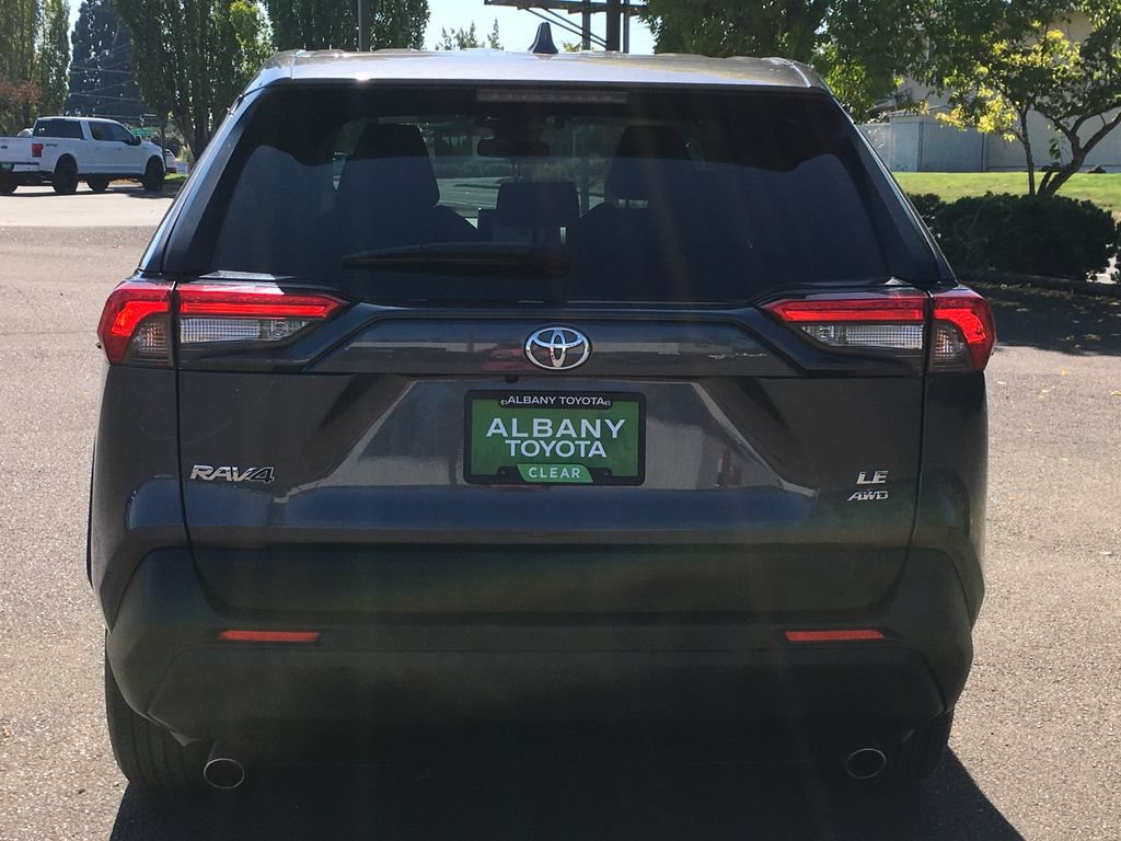 Used 2025 Toyota RAV4 LE AWD/4WD image 5