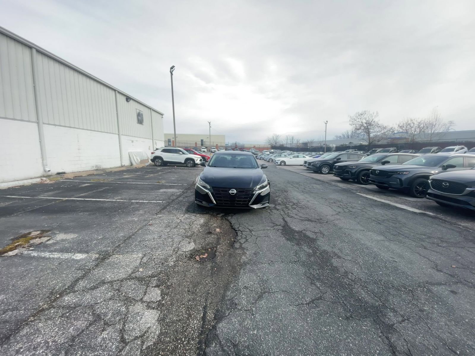 Used 2025 Nissan Altima 2.5 SV image 16