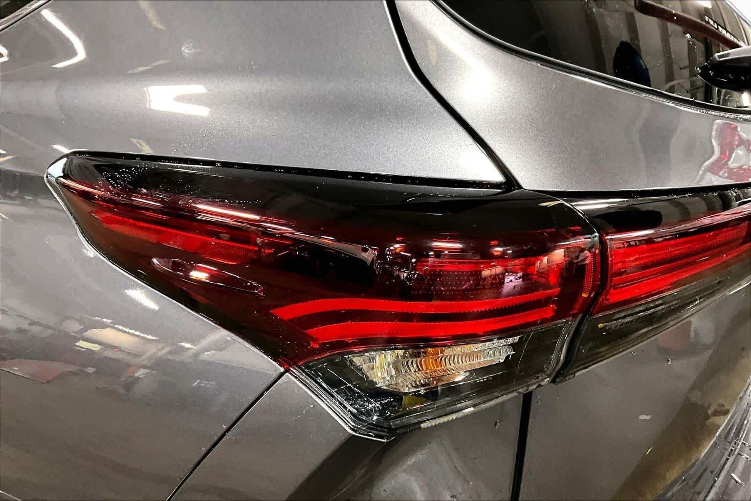 Used 2024 Toyota Highlander Limited AWD/4WD image 27