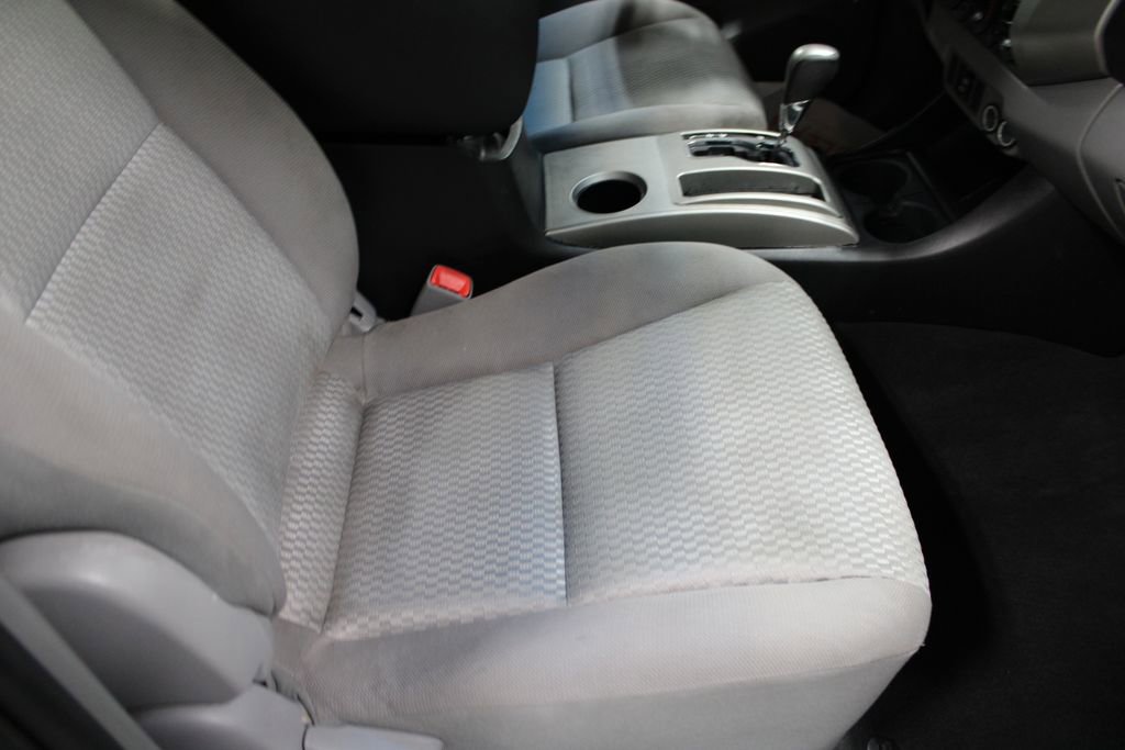 Used 2014 Toyota Tacoma 2WD Double Cab image 22