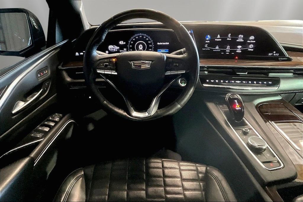 Used 2023 Cadillac Escalade Sport Platinum w/ LPO, ONYX Package image 18