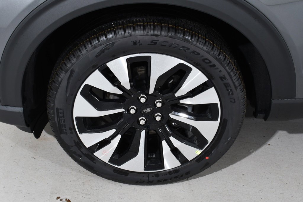 New 2026 Ford Explorer Platinum image 25