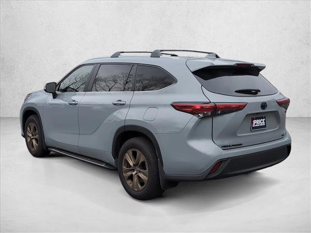 Used 2023 Toyota Highlander Bronze Edition image 8