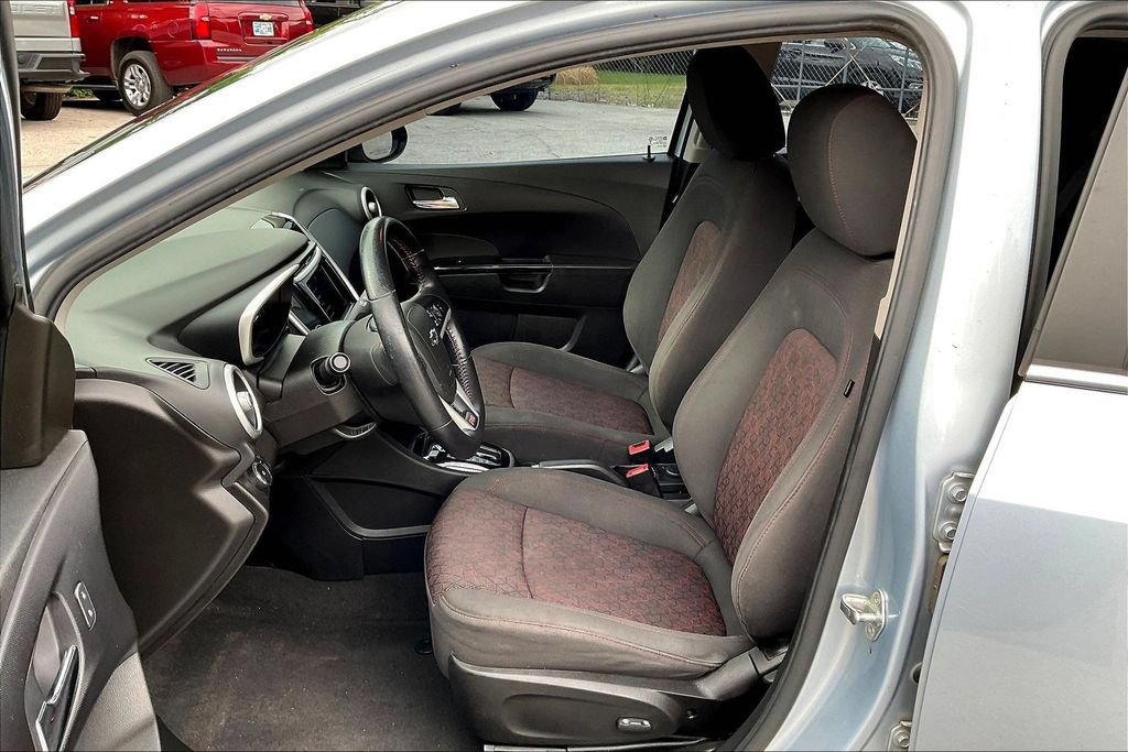 Used 2018 Chevrolet Sonic LT w/ Convenience Package FWD image 22