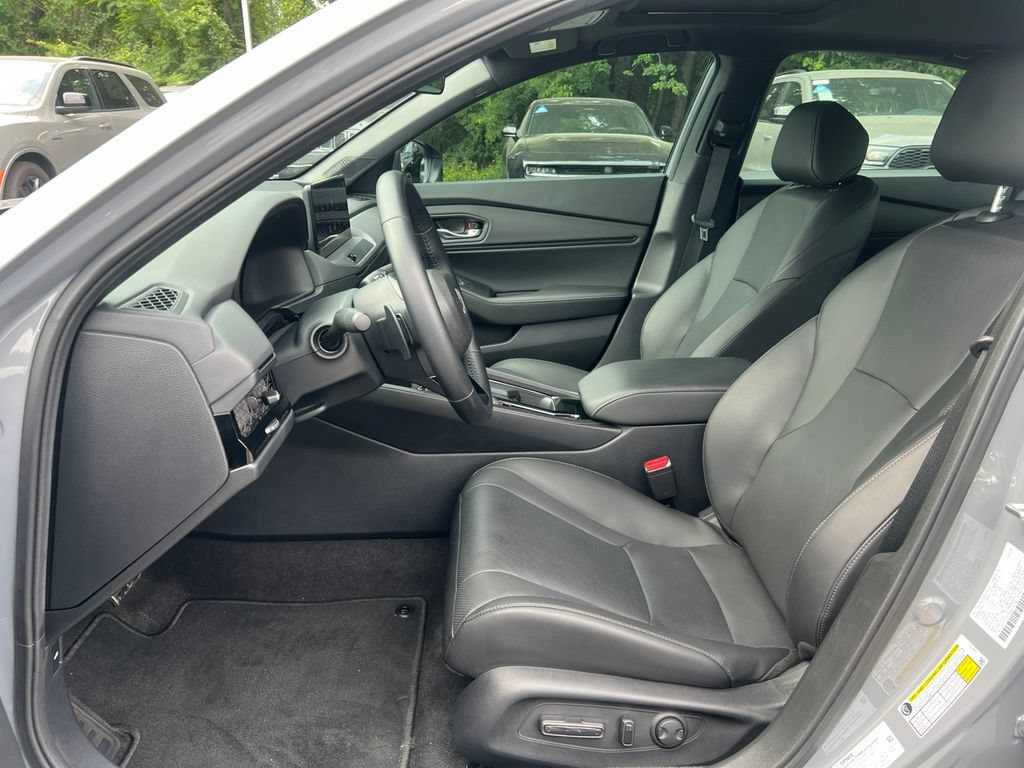 Used 2025 Honda Accord Sport image 15
