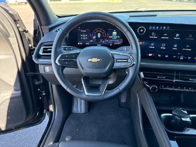 Used 2026 Chevrolet Traverse LT AWD/4WD image 16