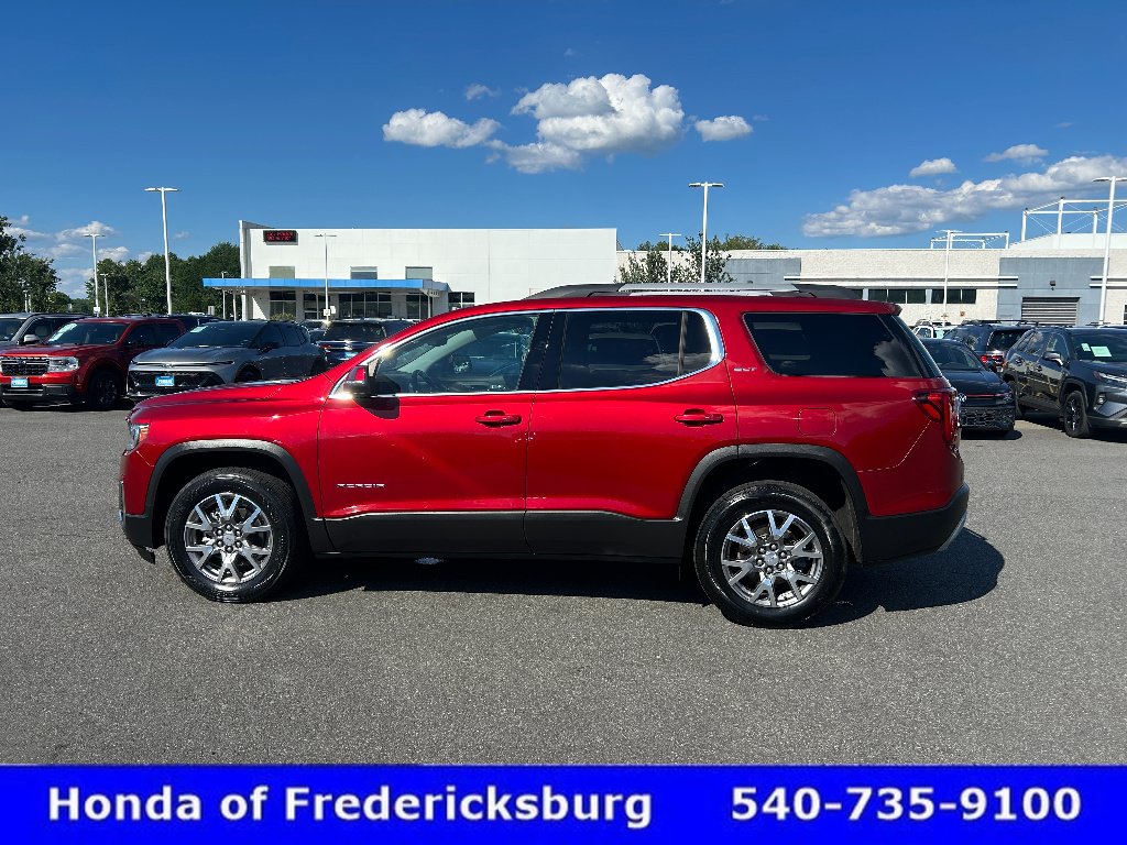 Used 2022 GMC Acadia SLT w/ Technology Package AWD/4WD image 3