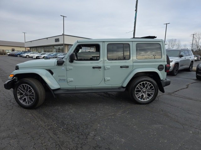 Used 2023 Jeep Wrangler Unlimited Sahara w/ Cold Weather Group image 3