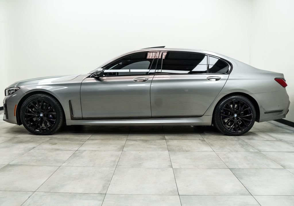Used 2022 BMW 750i xDrive w/ Luxury Rear Seating Package AWD/4WD image 9