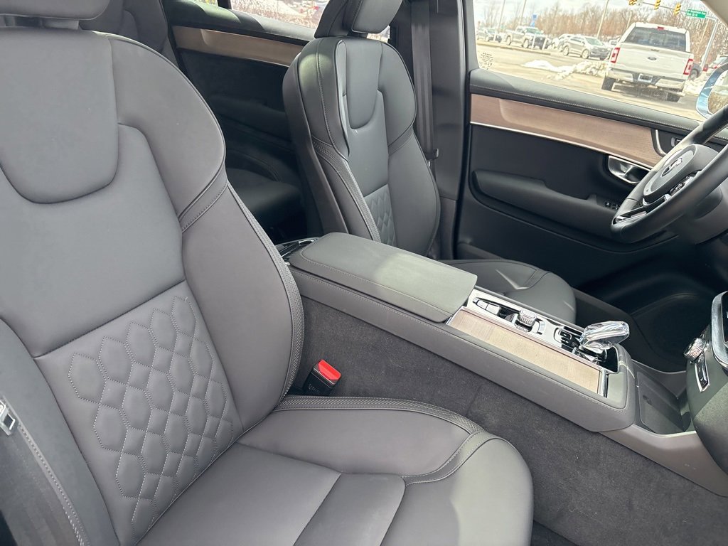 Certified 2025 Volvo XC90 B5 Plus image 41