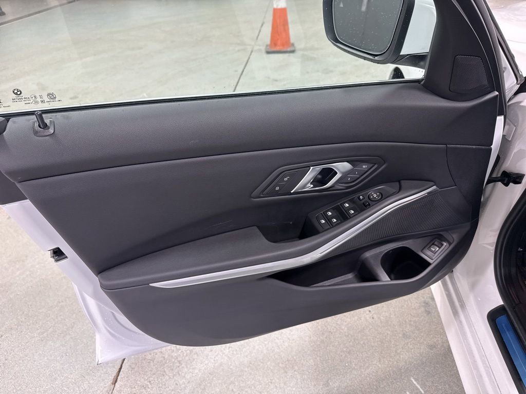 Used 2025 BMW 330i xDrive Sedan w/ Premium Package image 13