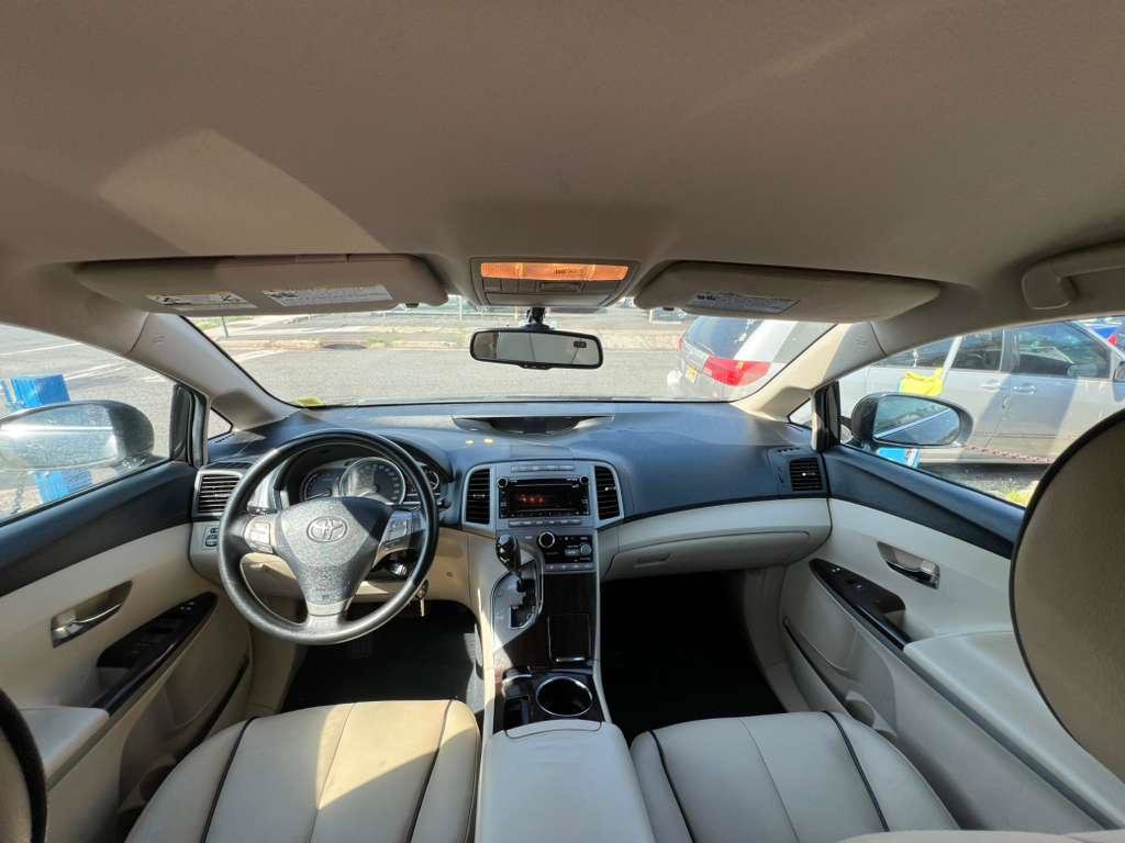 Used 2010 Toyota Venza AWD image 21