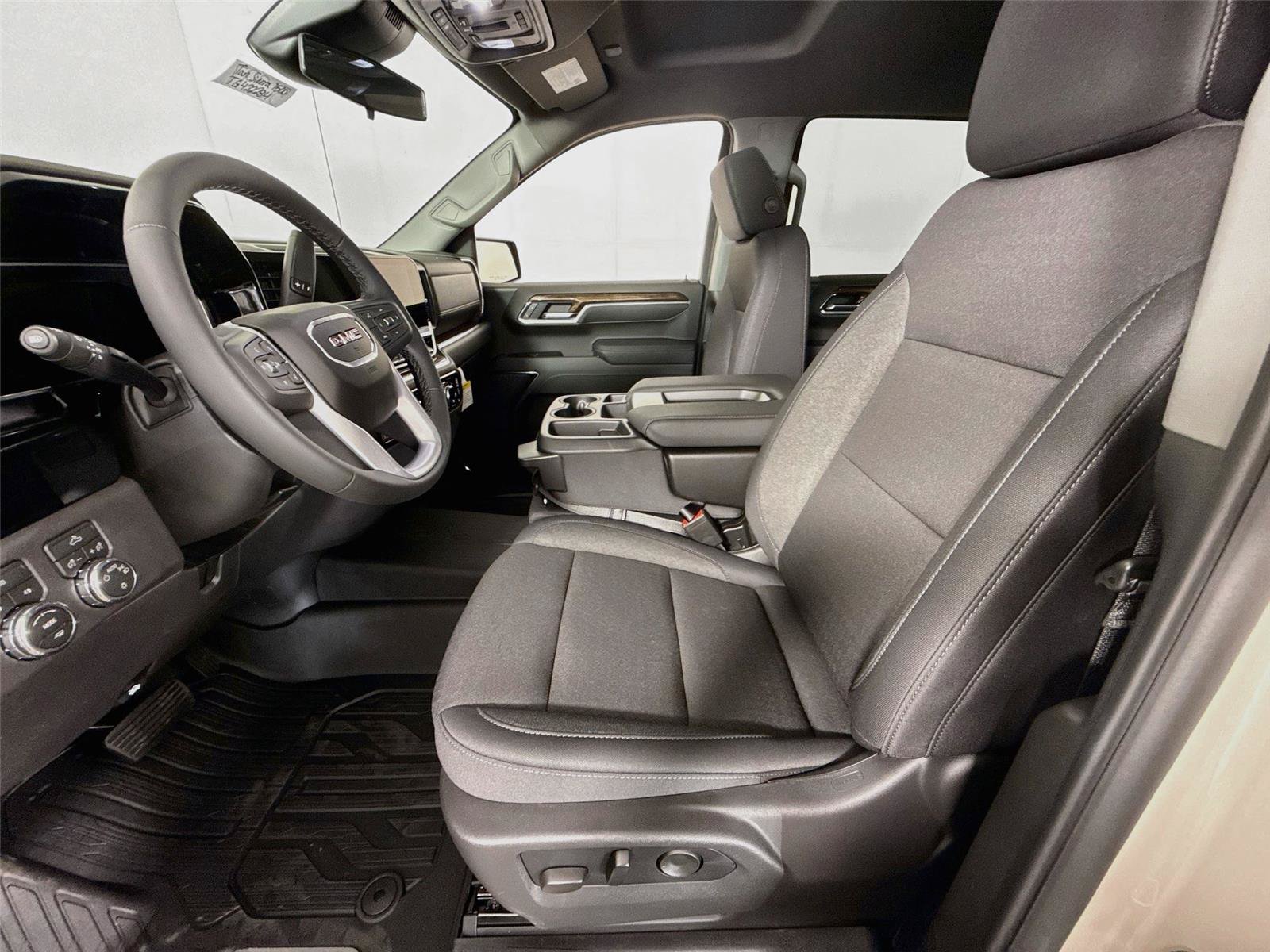 New 2026 GMC Sierra 1500 SLE w/ Preferred Package AWD/4WD image 15