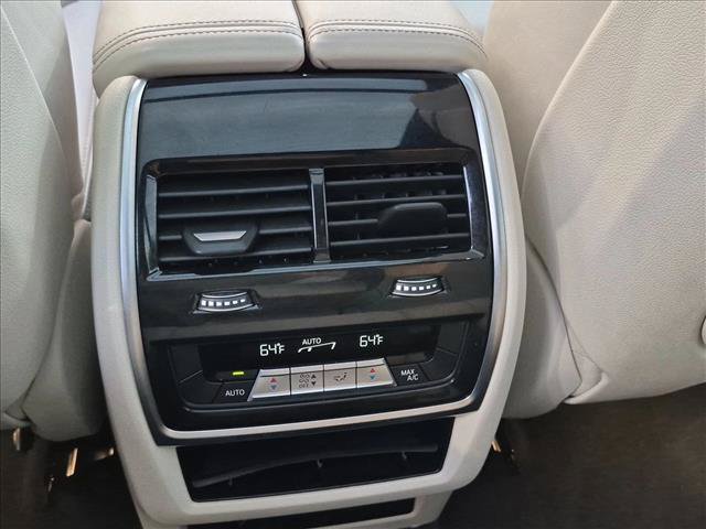 Used 2024 BMW X7 M60i AWD/4WD image 18