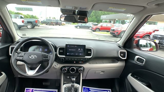 Used 2024 Hyundai Venue SEL FWD image 20