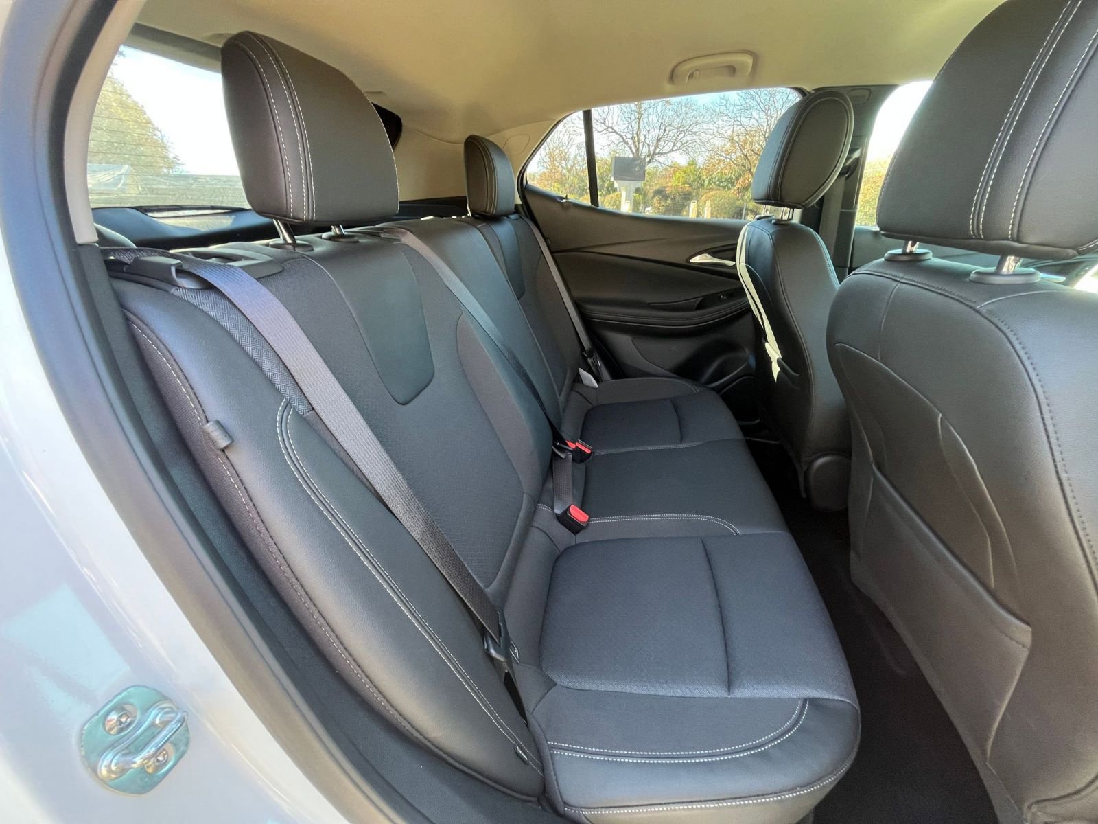 Used 2025 Buick Encore GX Preferred image 34