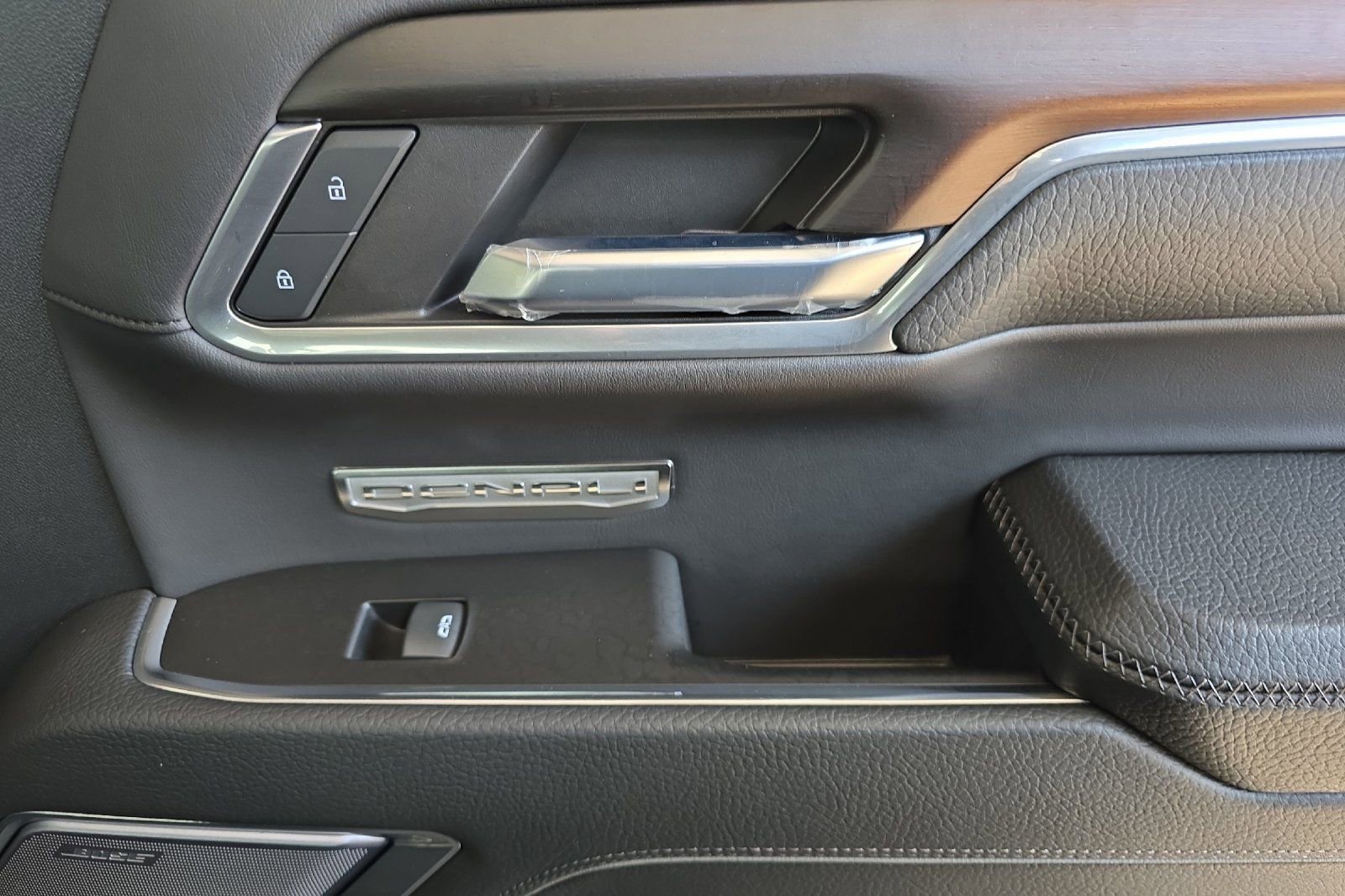 Used 2024 GMC Sierra 1500 Denali w/ Denali Reserve Package image 19