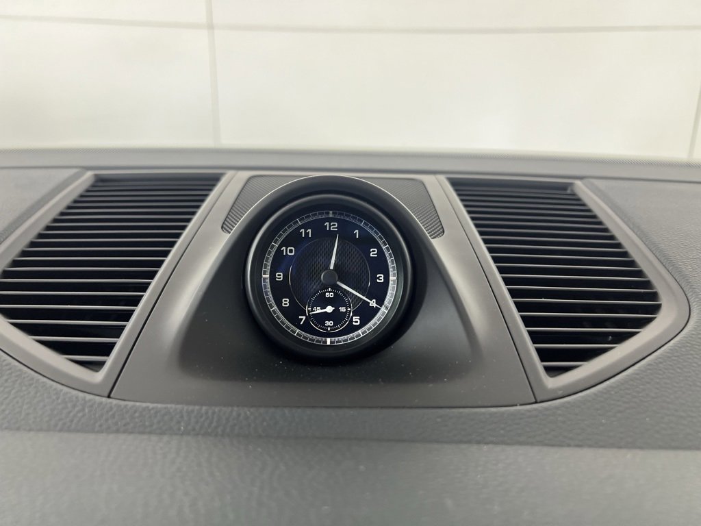 Certified 2025 Porsche Macan image 27