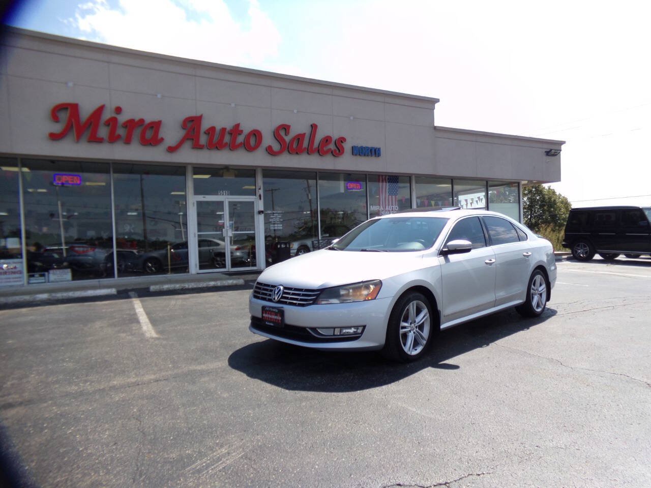 Used 2013 Volkswagen Passat TDI SEL Premium FWD image 2