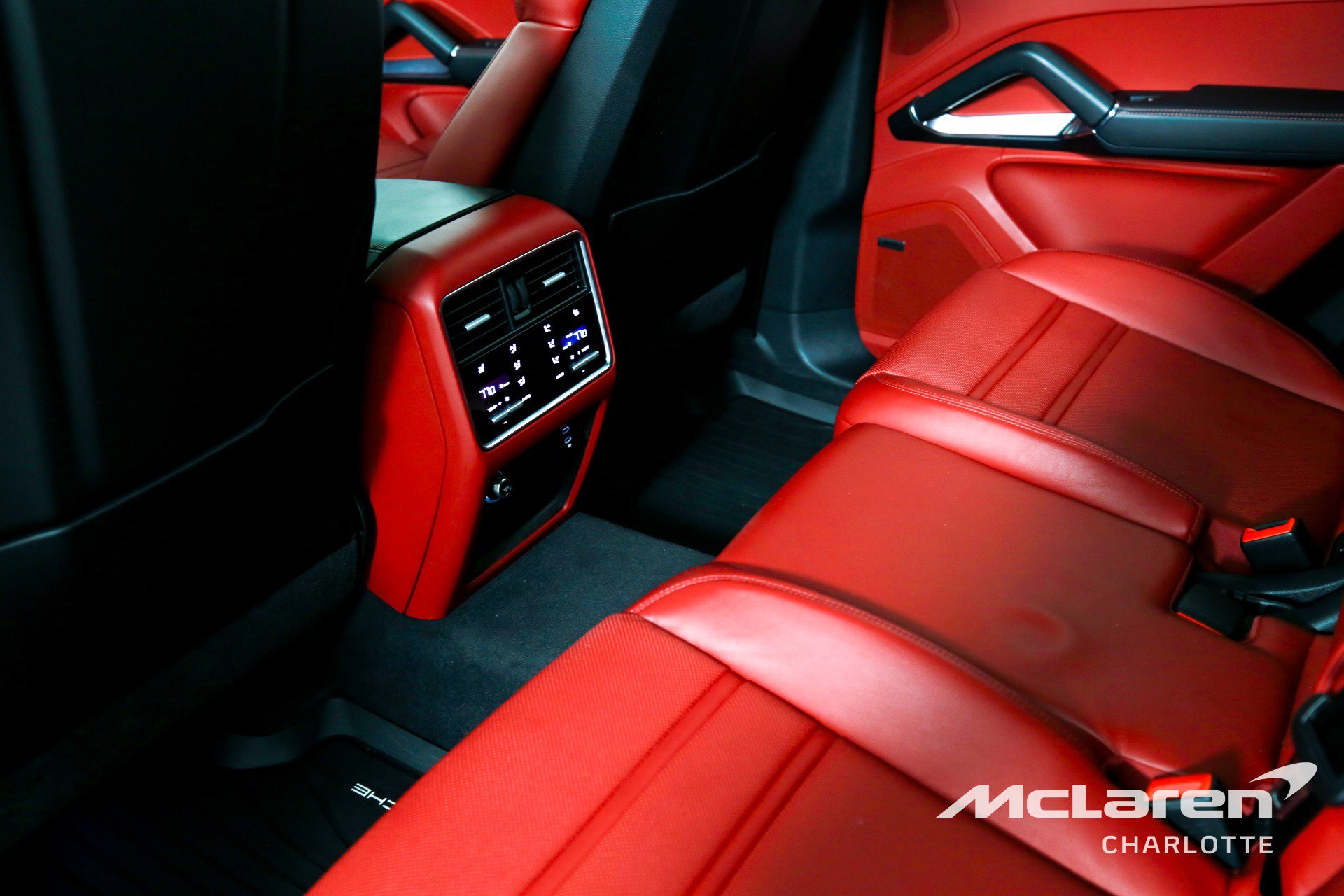 Used 2023 Porsche Cayenne Turbo S image 19