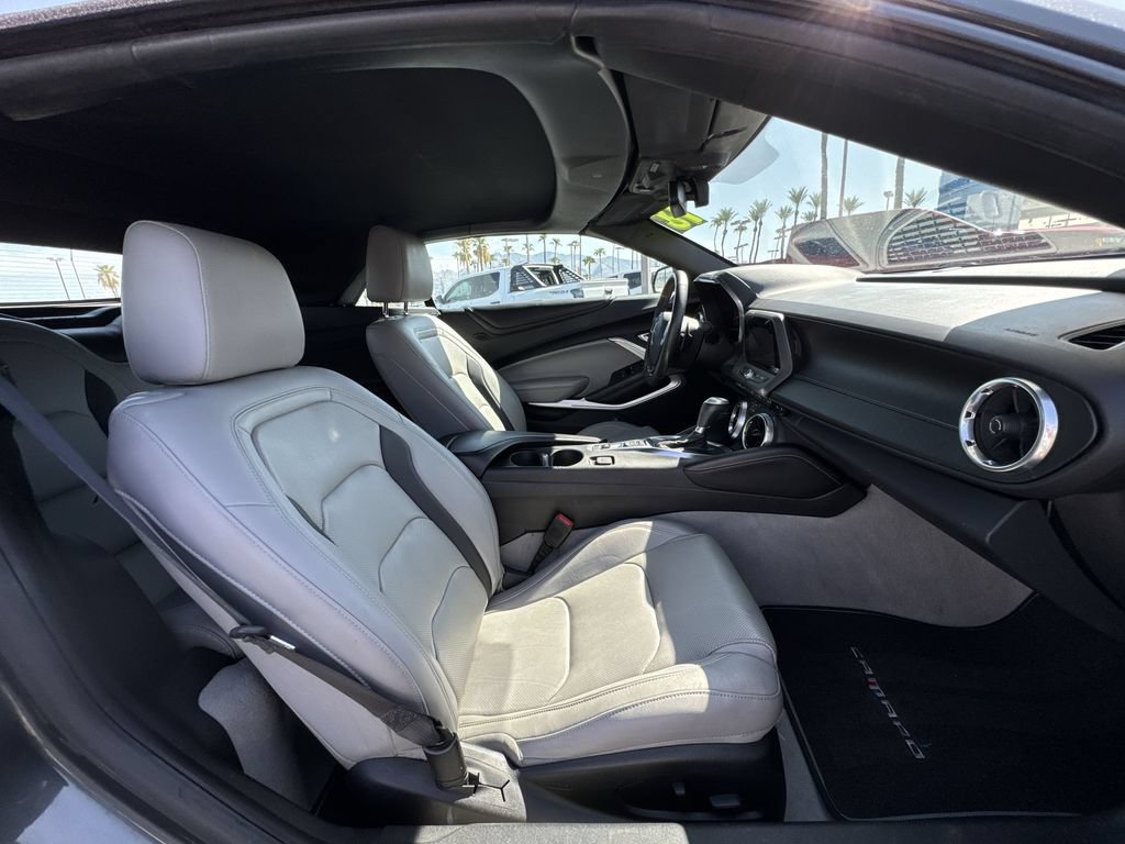 Used 2018 Chevrolet Camaro LT RWD image 30