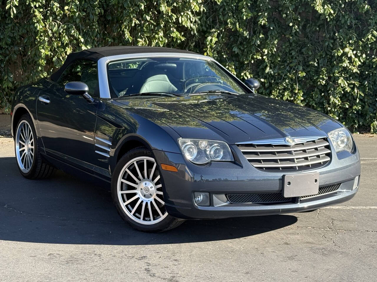 Used 2007 Chrysler Crossfire Limited RWD image 1