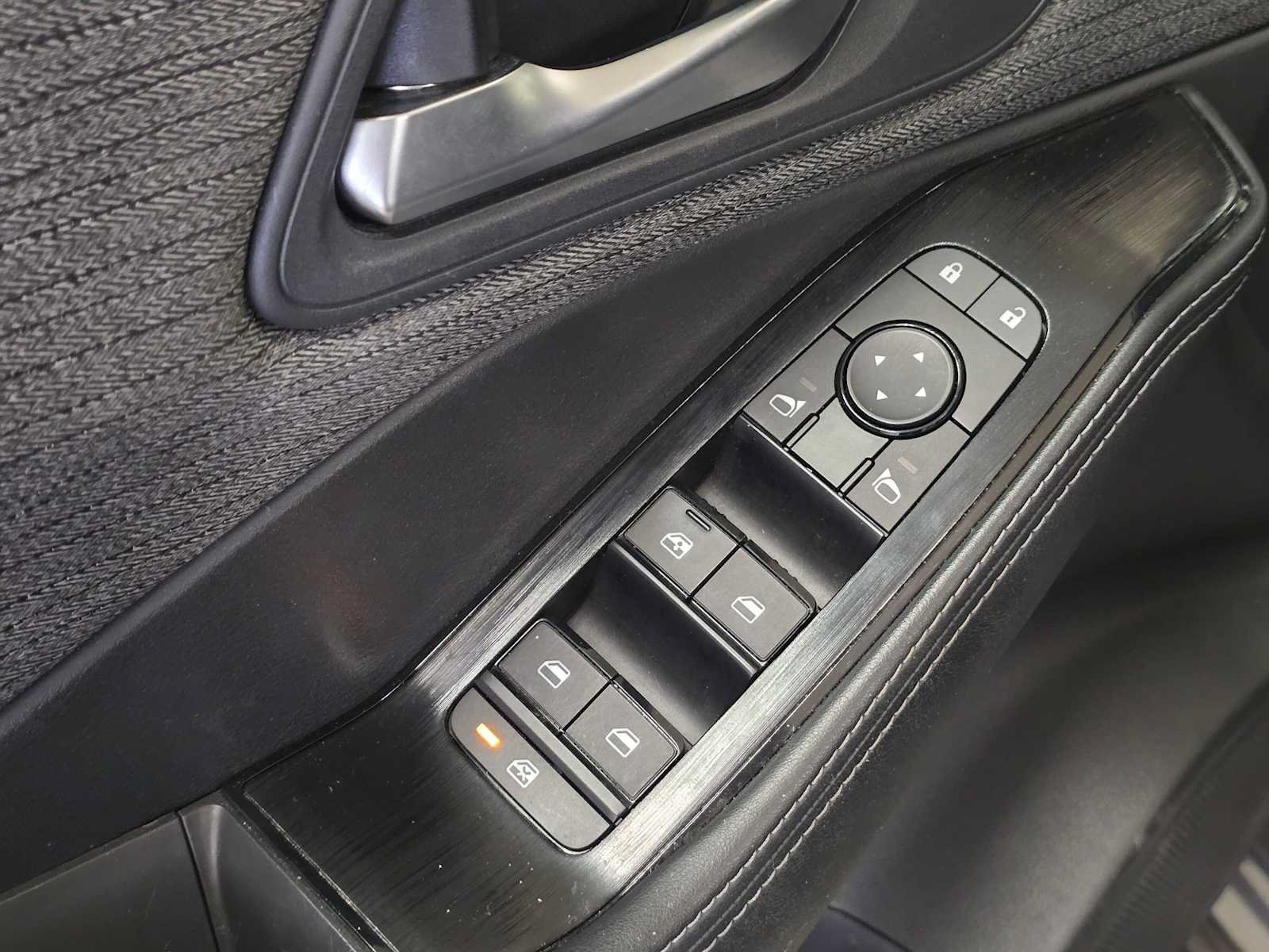 Used 2023 Nissan Rogue SV FWD image 22