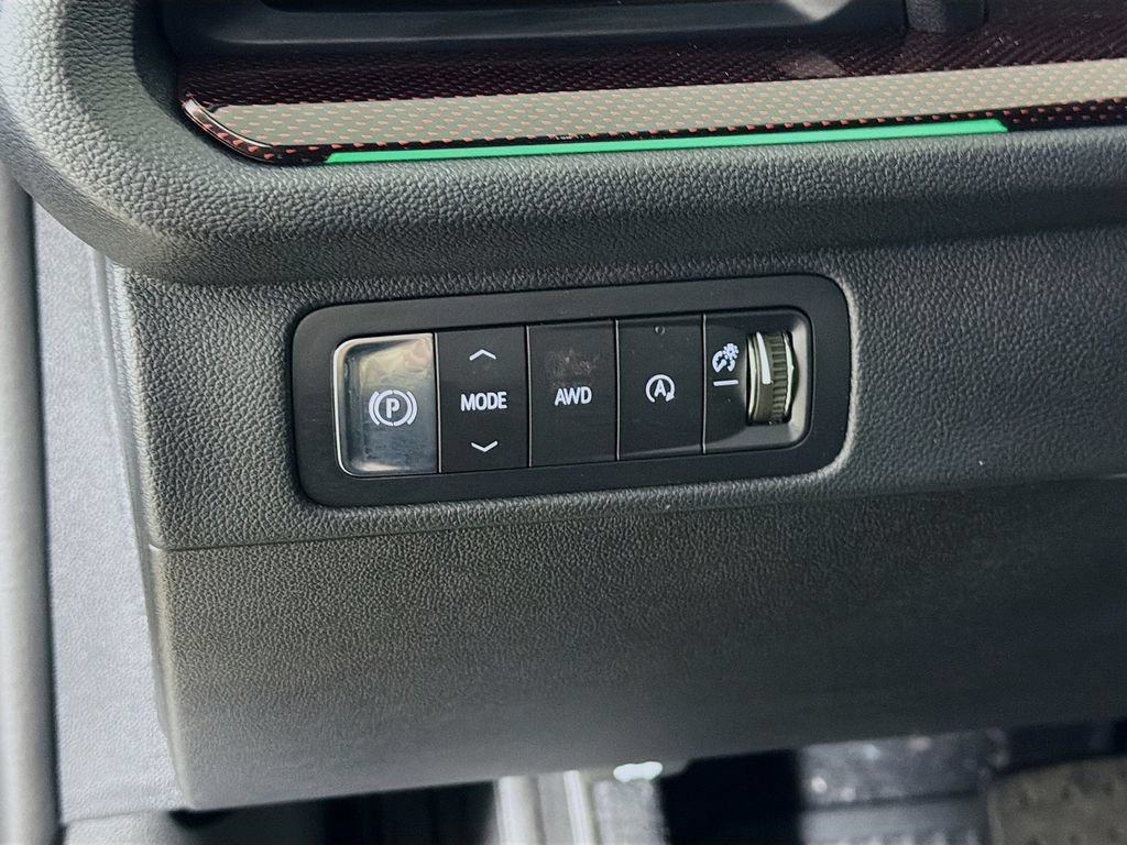 New 2026 Chevrolet Traverse RS w/ LPO, Floor Liner Package AWD/4WD image 10