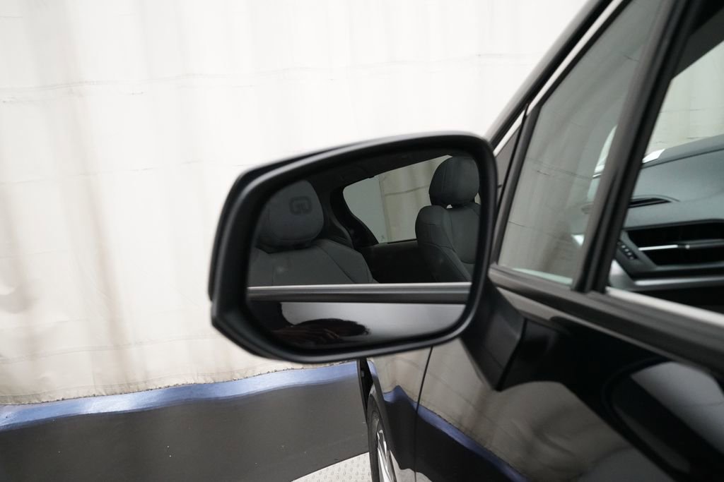 Used 2023 Toyota Sienna XLE FWD image 26