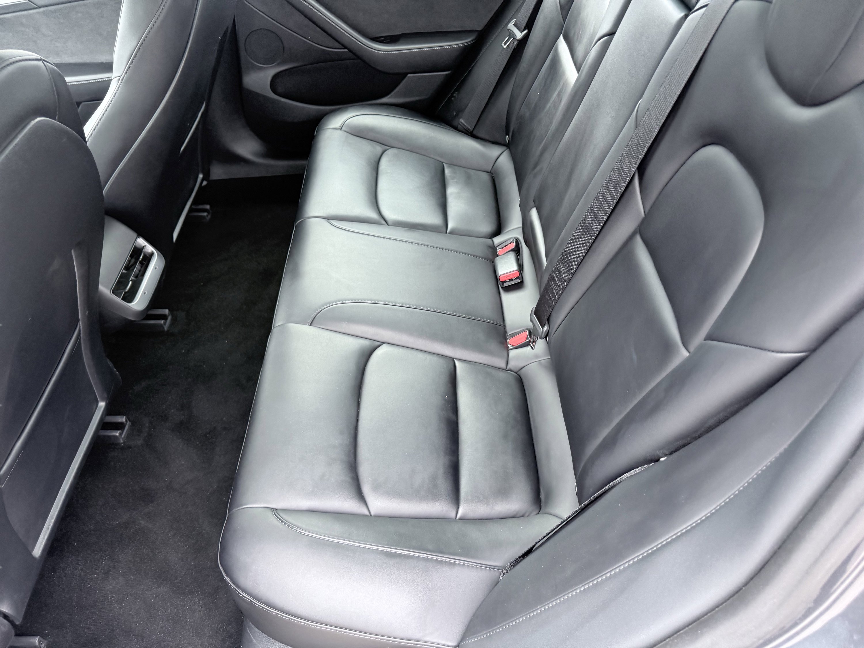 Used 2023 Tesla Model 3 Standard Range image 32