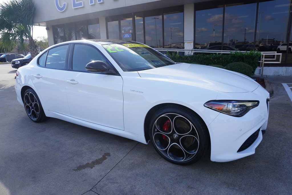 Used 2022 Alfa Romeo Giulia Veloce image 1