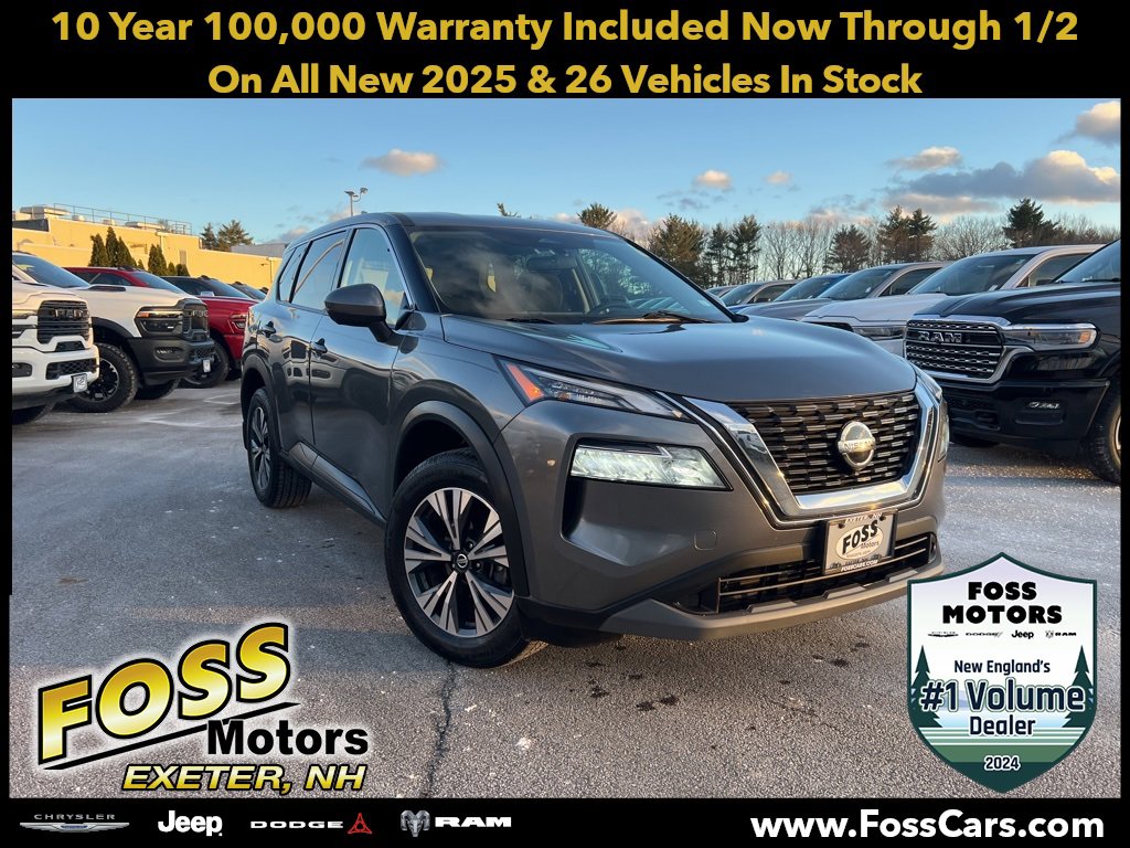 Used 2021 Nissan Rogue SV image 1