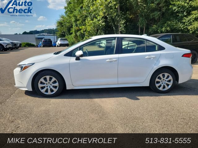 Used 2025 Toyota Corolla LE FWD image 2