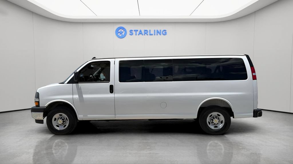 Certified 2025 Chevrolet Express 3500 LT w/ LT Preferred Equipment Group RWD image 3