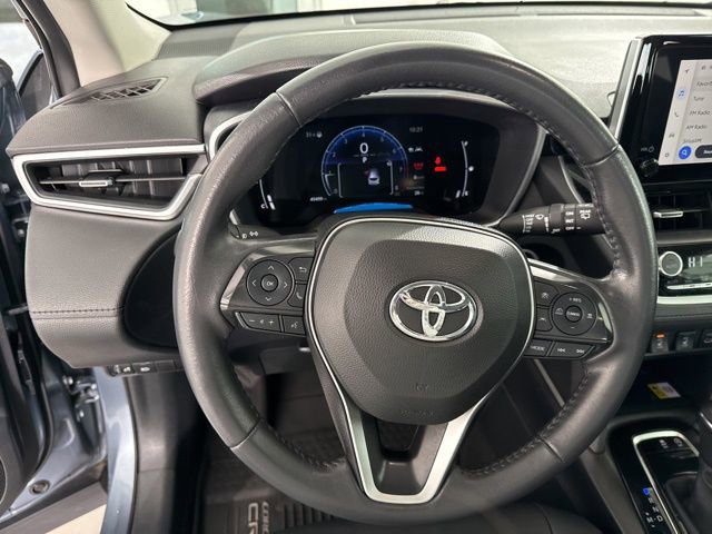Used 2023 Toyota Corolla Cross XLE image 32