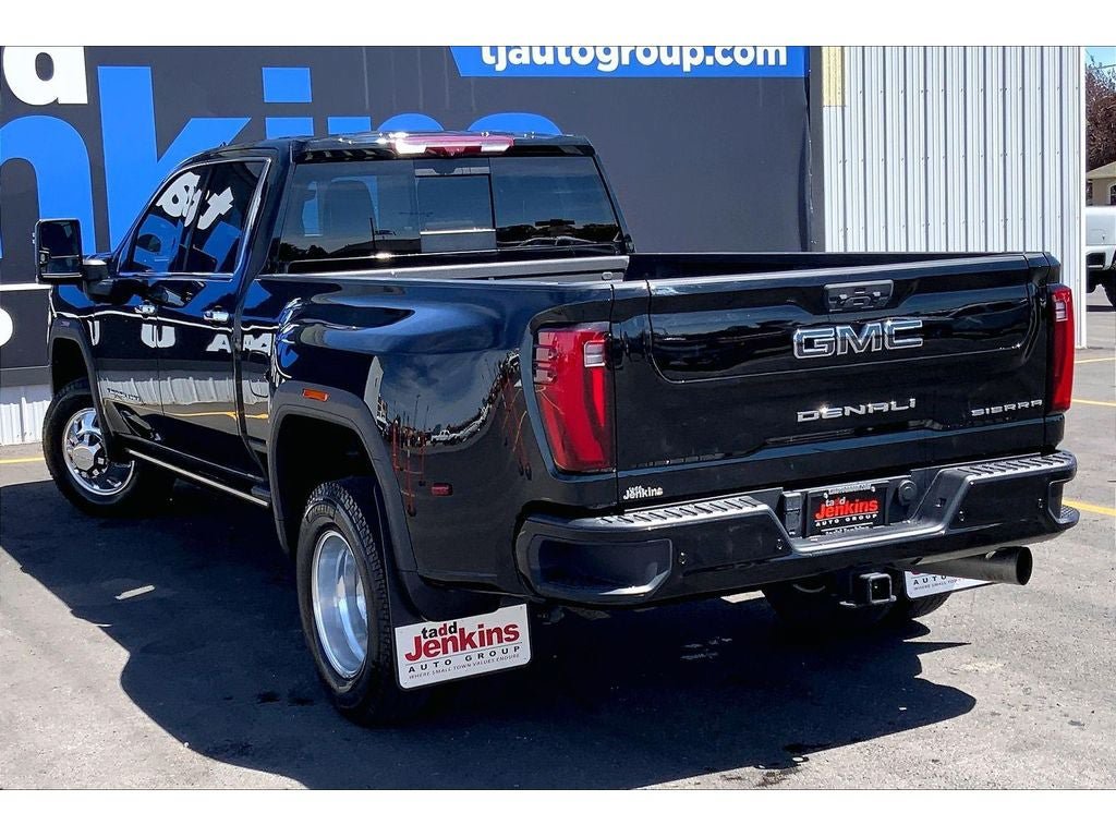 Used 2025 GMC Sierra 3500 Denali Ultimate AWD/4WD image 13