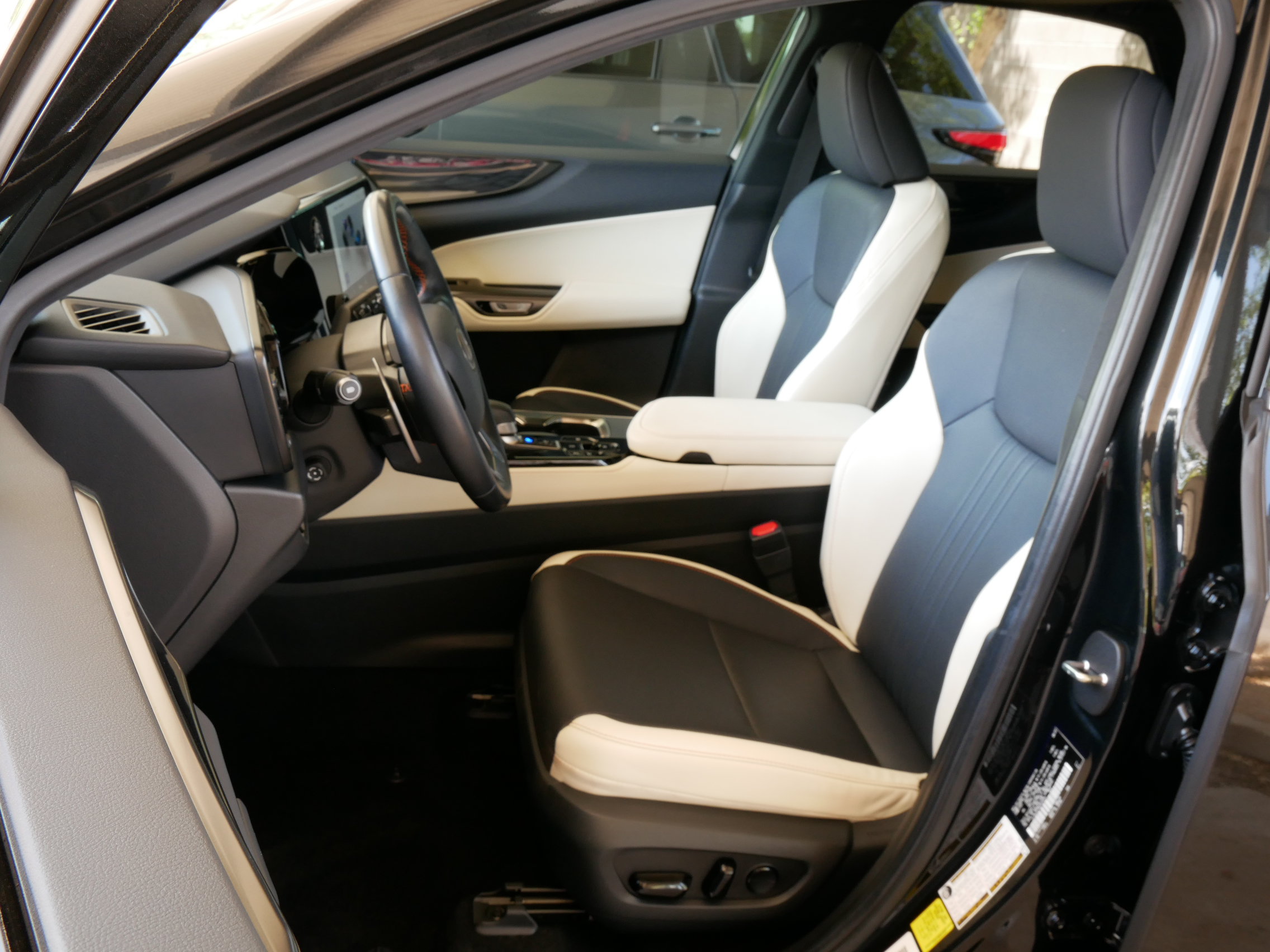 Used 2024 Lexus NX 350h AWD image 2