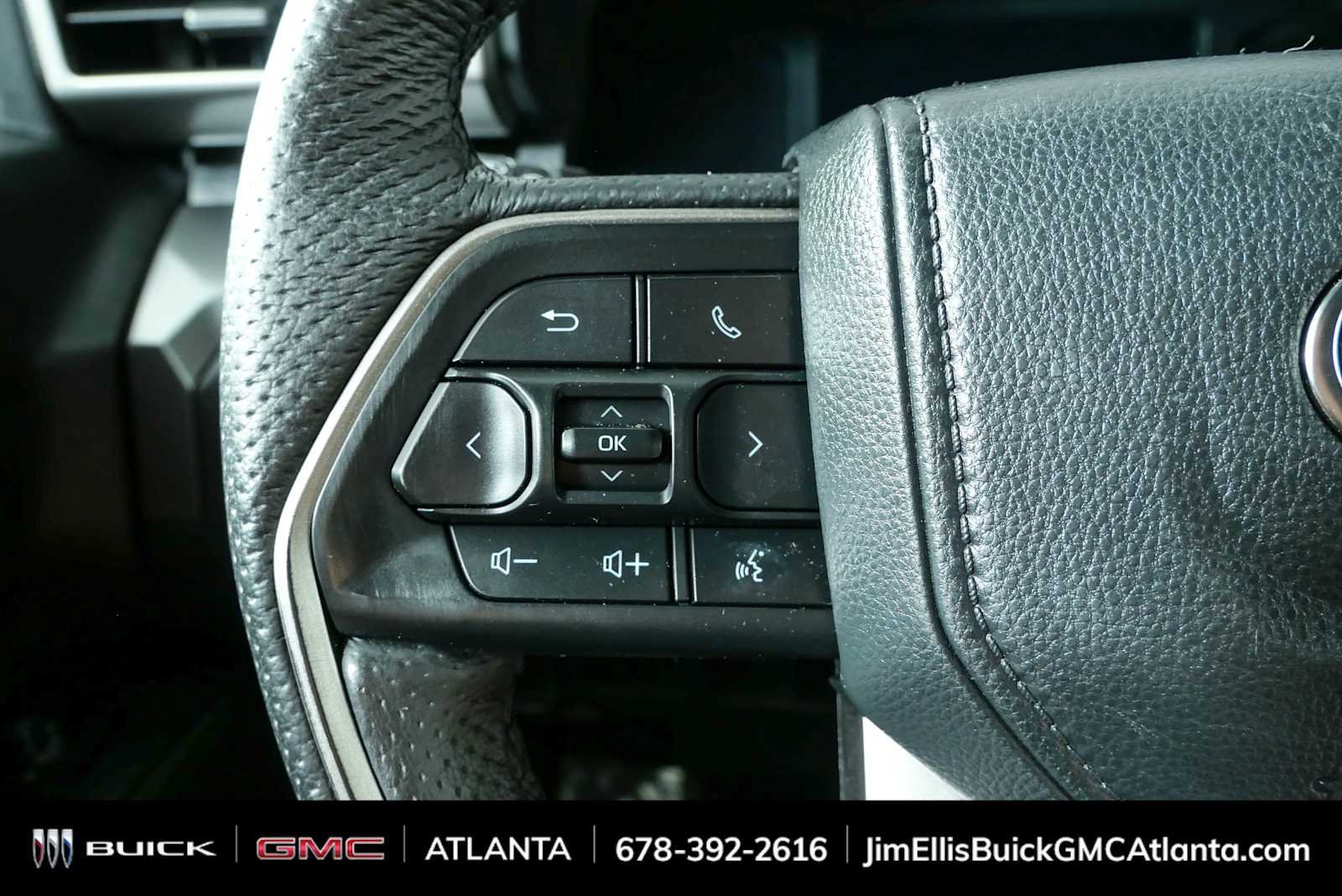 Used 2024 Toyota Tacoma SR5 AWD/4WD image 10