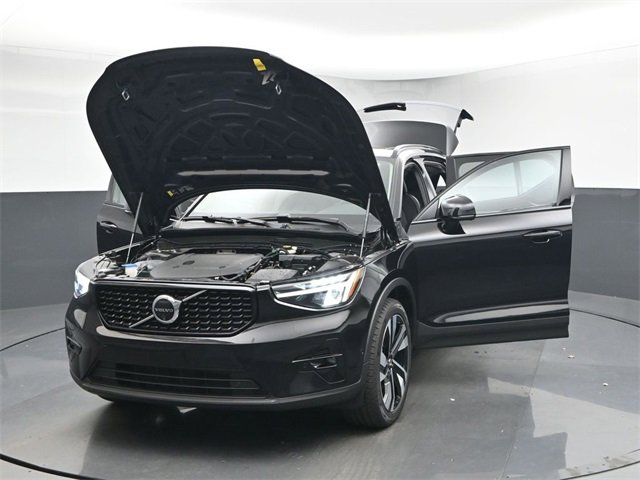 Used 2024 Volvo XC40 B5 Plus w/ Climate Package image 53