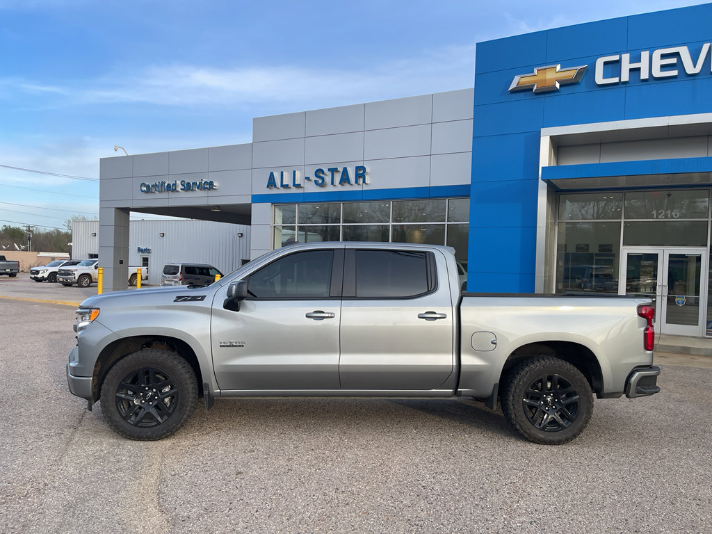 Used 2024 Chevrolet Silverado 1500 RST image 3