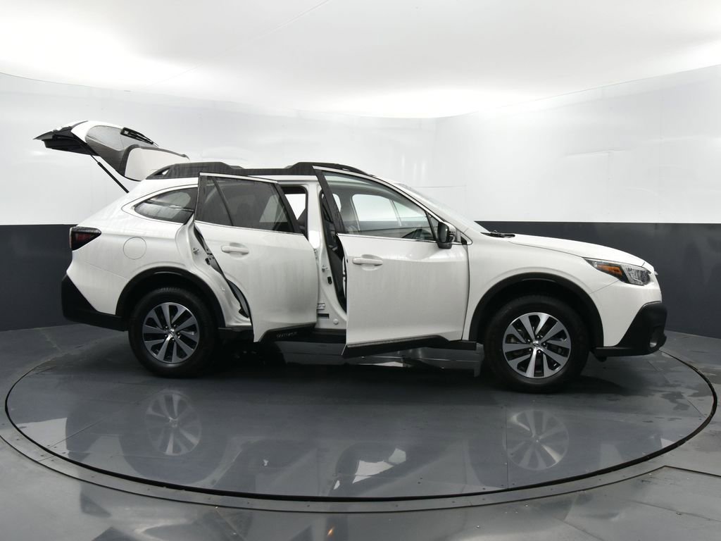 Used 2022 Subaru Outback Premium image 39