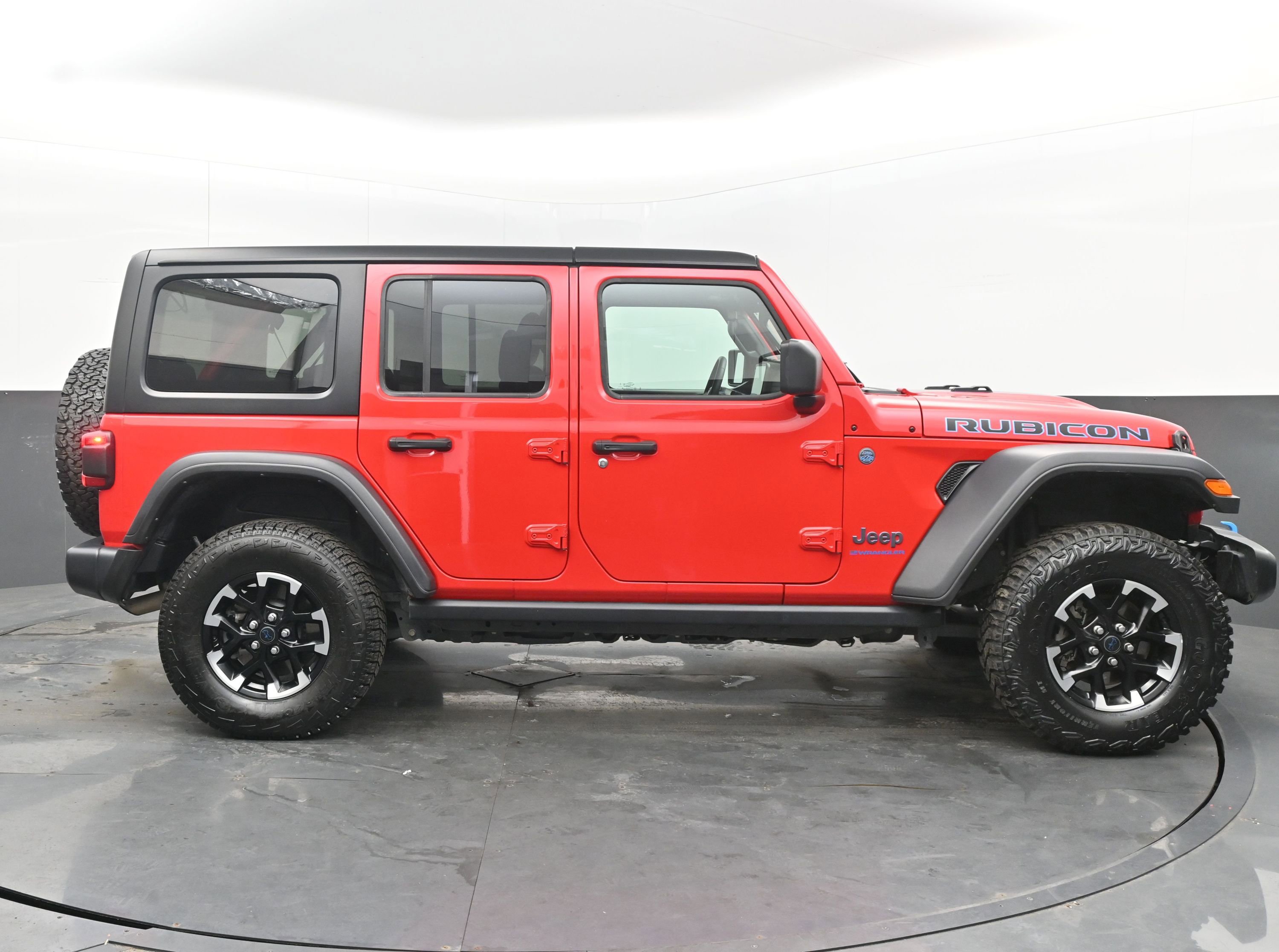 Used 2024 Jeep Wrangler Unlimited Rubicon 4xe image 10