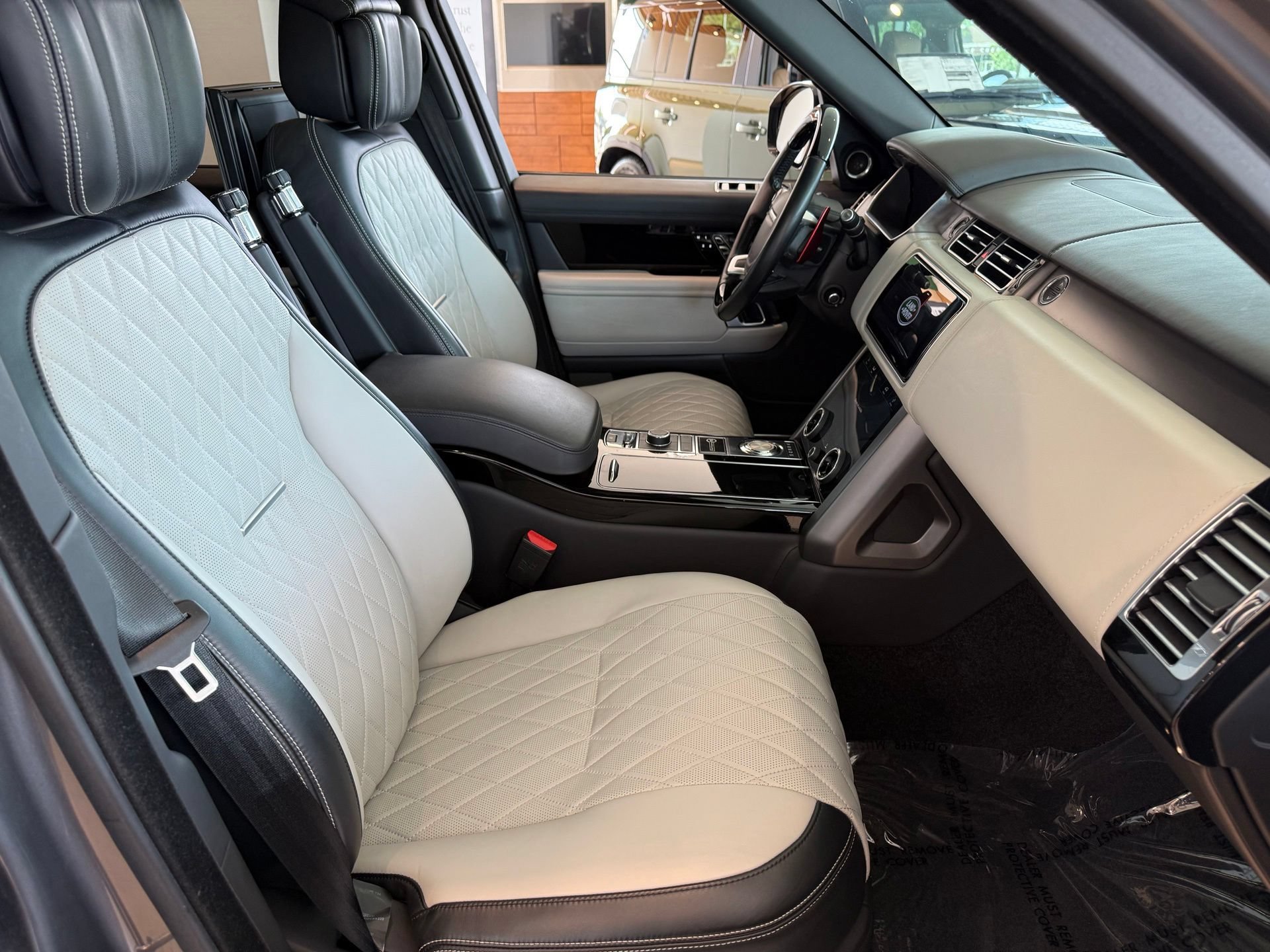 Used 2018 Land Rover Range Rover SV Autobiography Dynamic AWD/4WD image 33