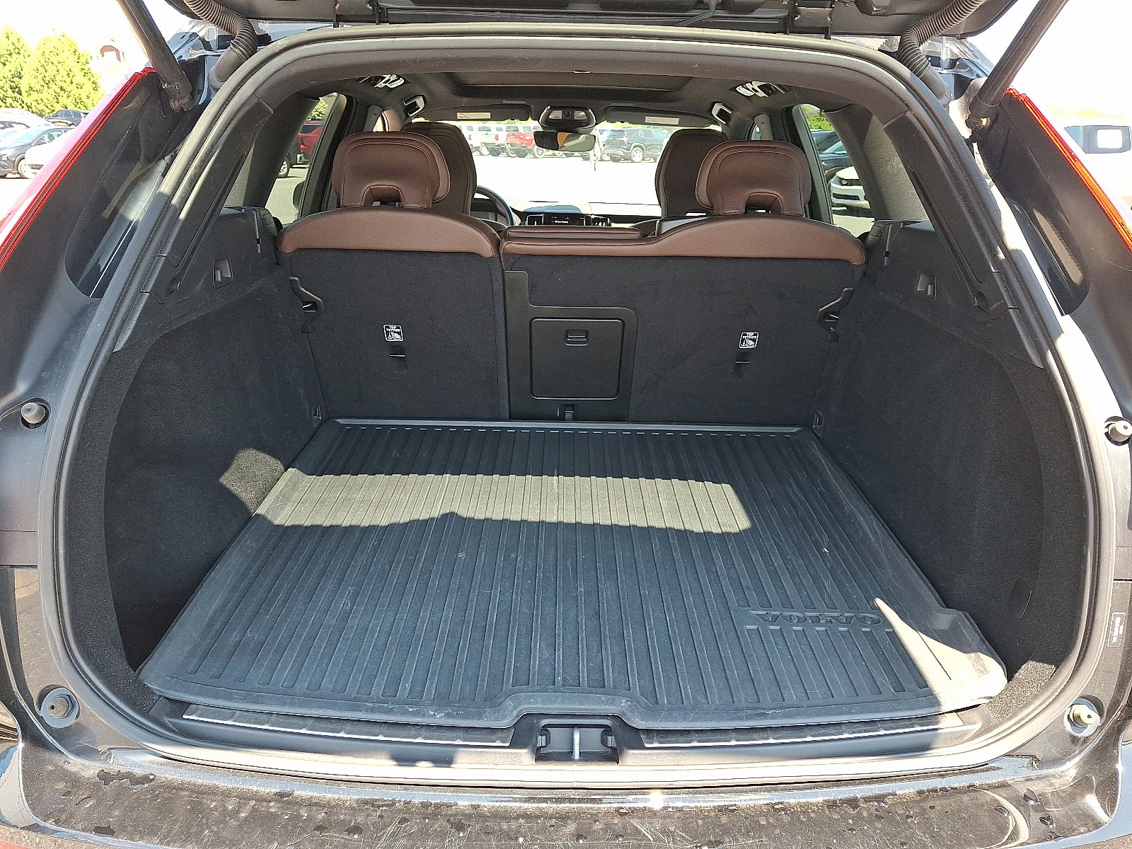 Used 2023 Volvo XC60 B5 Plus w/ Climate Package AWD/4WD image 28